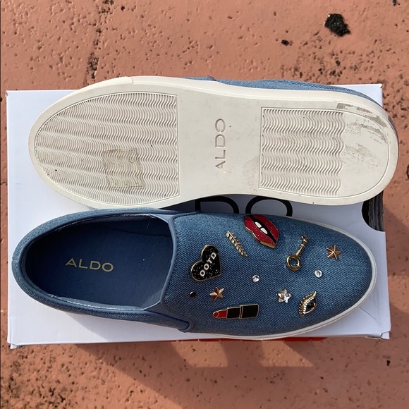 Shoes - Picture 3 of 4